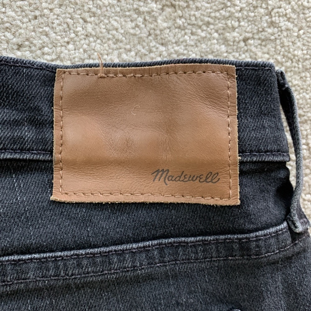 Madewell 9" Denim Shorts in Everton Wash Mens 36 Black Raw Hem Summer Outdoor - Picture 8 of 12